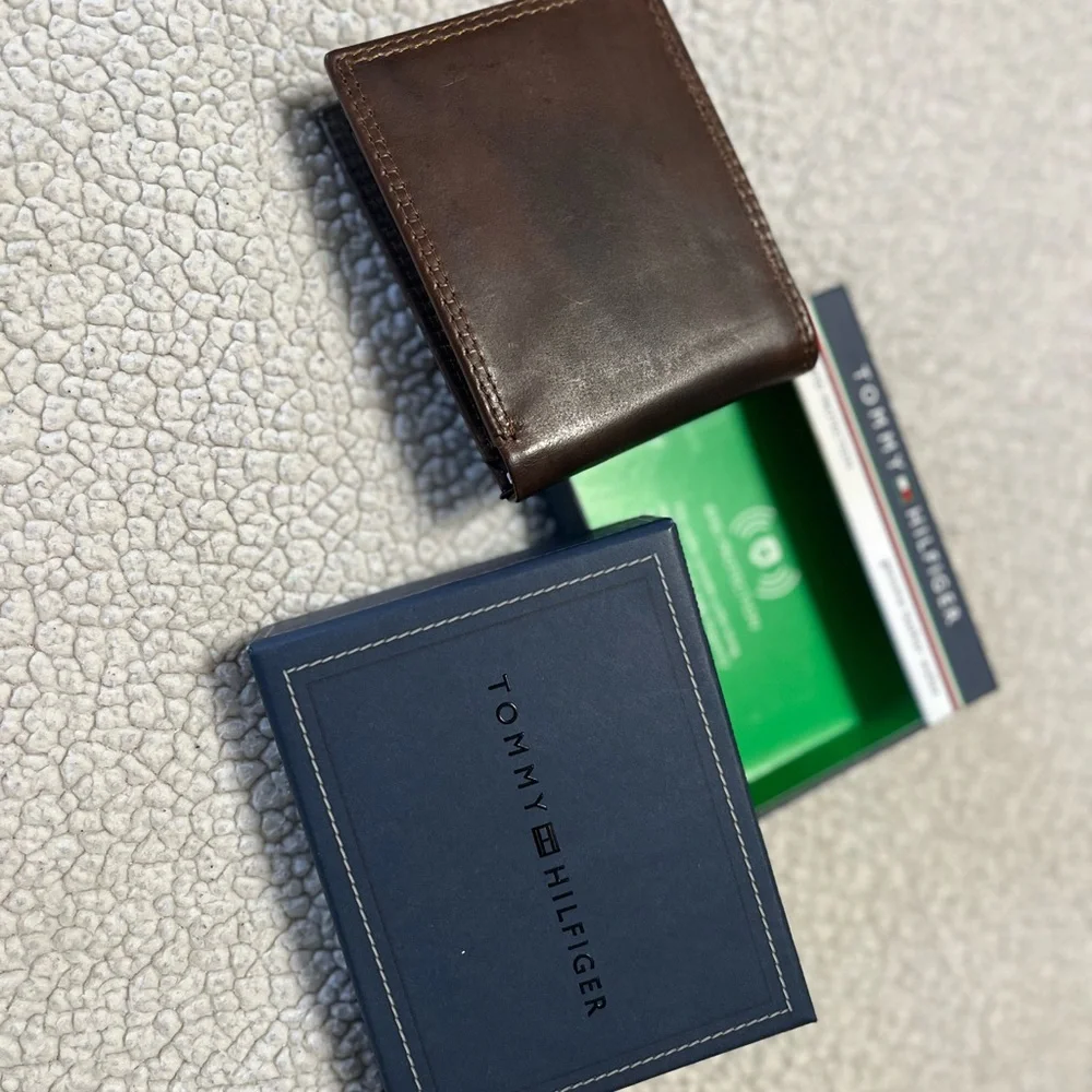 Tommy Hilfiger Dark Brown genuine Leather wallet